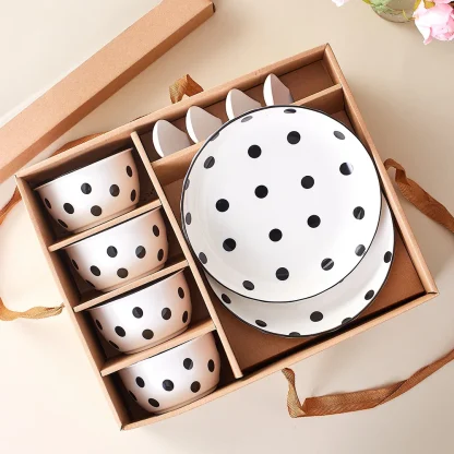 Round Polka Dot Print Dish Set